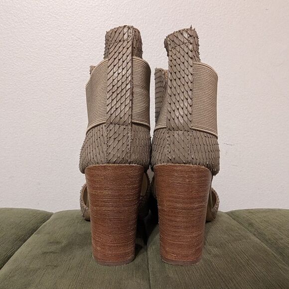 Botkier Leather Maddy Peep Toe Bootie Heels in Light Olive Green 8.5 - Picture 5 of 11